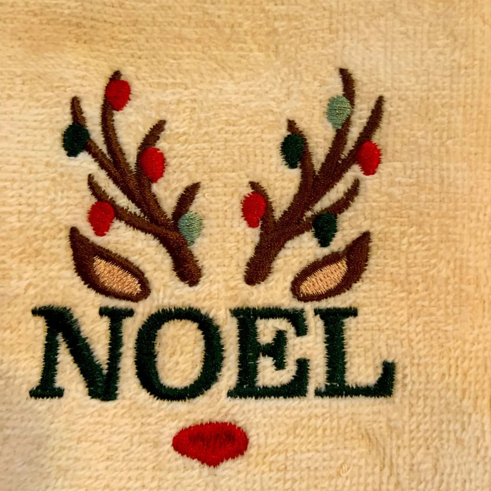 St. Nicholas Square Red Hand Towels Set